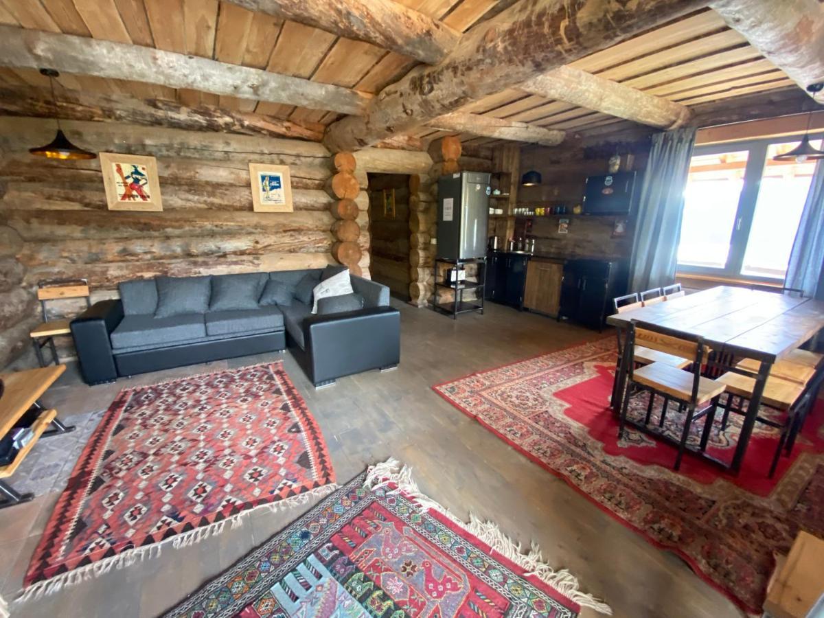 Mountain Cricket Chalets And Apartments Gudauri Exteriör bild