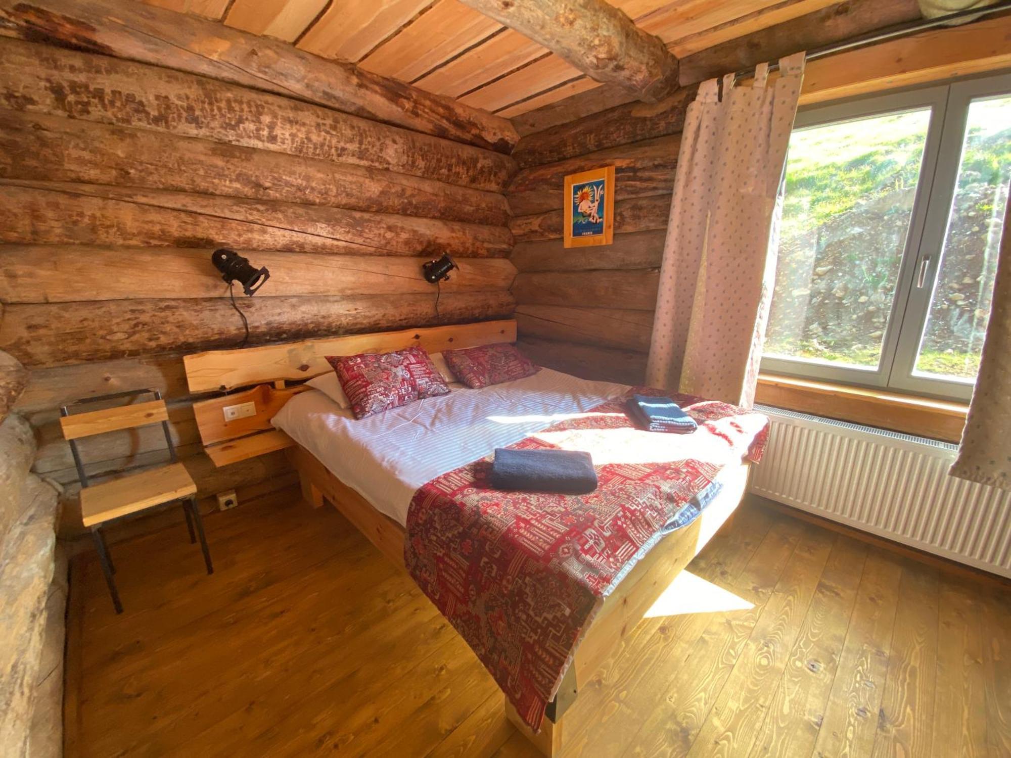 Mountain Cricket Chalets And Apartments Gudauri Rum bild
